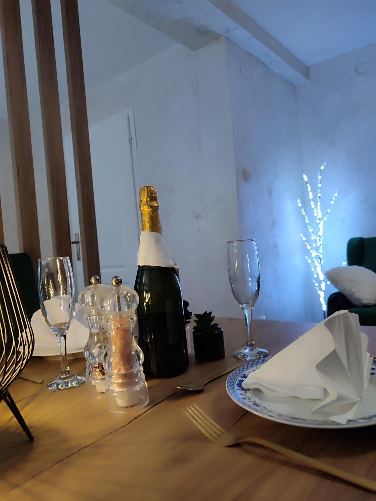 Studio Apartman Free Parking Rubikon Belgrád Szoba fotó